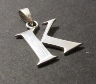 Písmeno K - přívěsek ze stříbra
