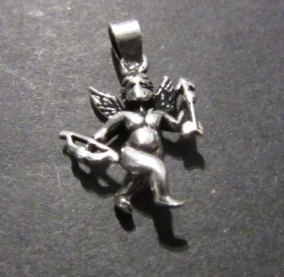 Malý andílek s lukem - stříbrný přívěsek
