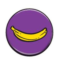 Banán na fialovém pozadí - button