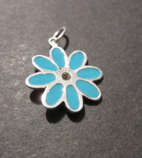 Osmilistý modrý květ - stříbrný přívěsek