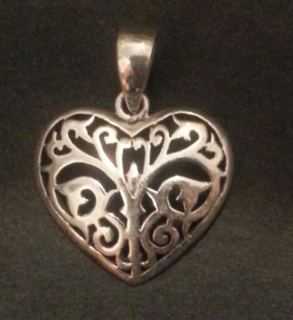 Srdce zdobené ornamenty - přívěsek ze stříbra