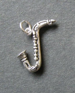 Saxofon - stříbrný přívěšek