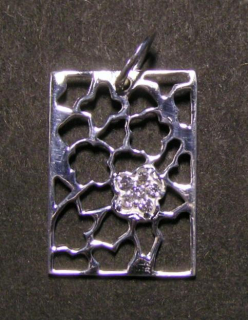 Zdobený květinový obdélník - stříbrný přívěsek